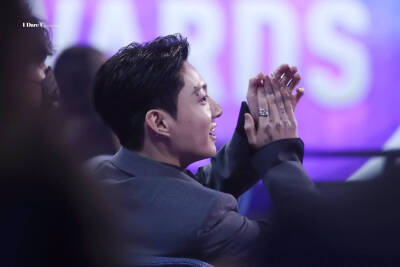 田柾国
211122 American Music Awards
cr:logo