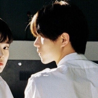 “嗯，我在。”