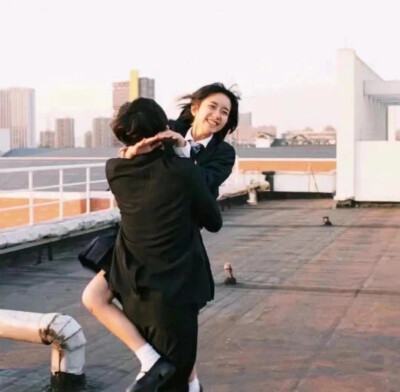 “嗯，我在。”