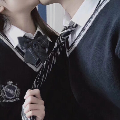 “嗯，我在。”