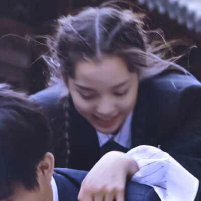 “嗯，我在。”