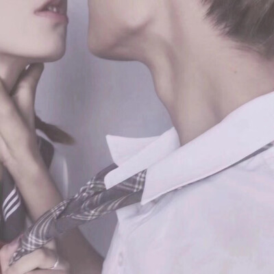 “嗯，我在。”