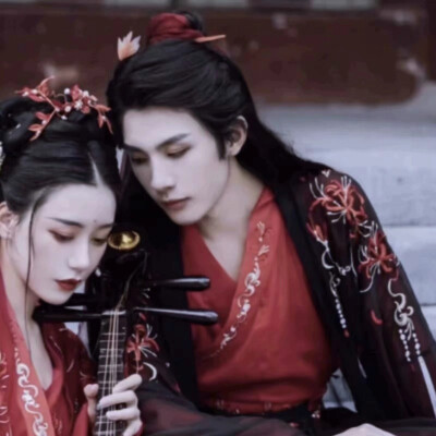 “嗯，我在。”