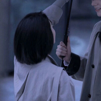 “嗯，我在。”