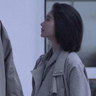 “嗯，我在。”