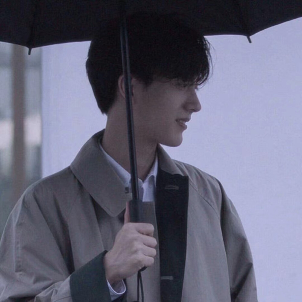 “嗯，我在。”