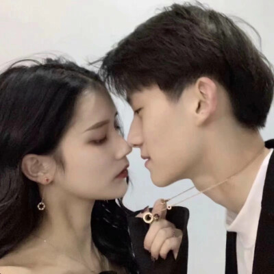 “嗯，我在。”