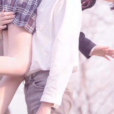 “嗯，我在。”