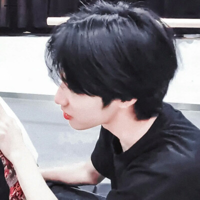 小文想和姐姐一起玩