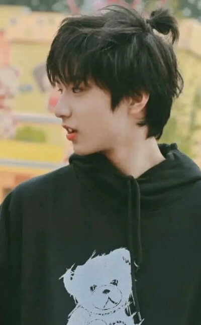 小文想和姐姐一起玩