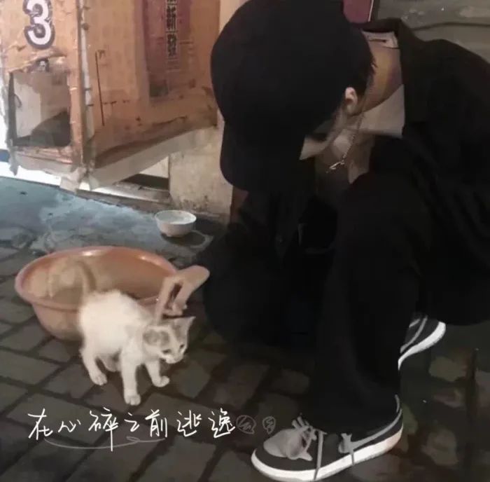ℌℑℜℨ
無形文野の自截