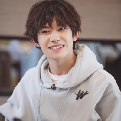 To Jackson Yee
二十又一 无限精彩
（侵权删）