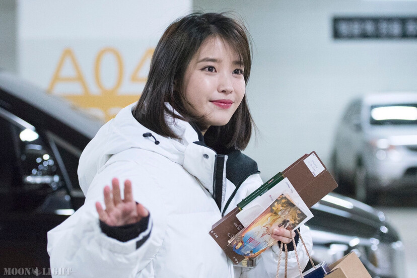 IU