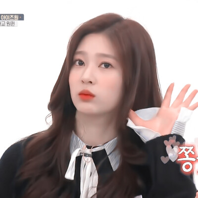 走过陪你看流星的天台
/金珉周 原截小闲星斗