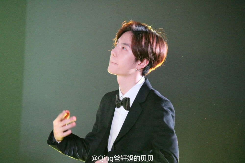 151129 北京海绵宝宝大电影首映礼 @UNIQ-王一博 cr:logo ​ ​​​