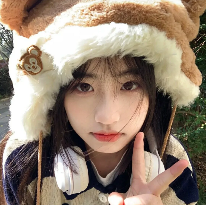 女头 深深的话浅浅的说 长长的路慢慢走.