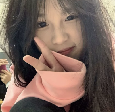 女头 深深的话浅浅的说 长长的路慢慢走.