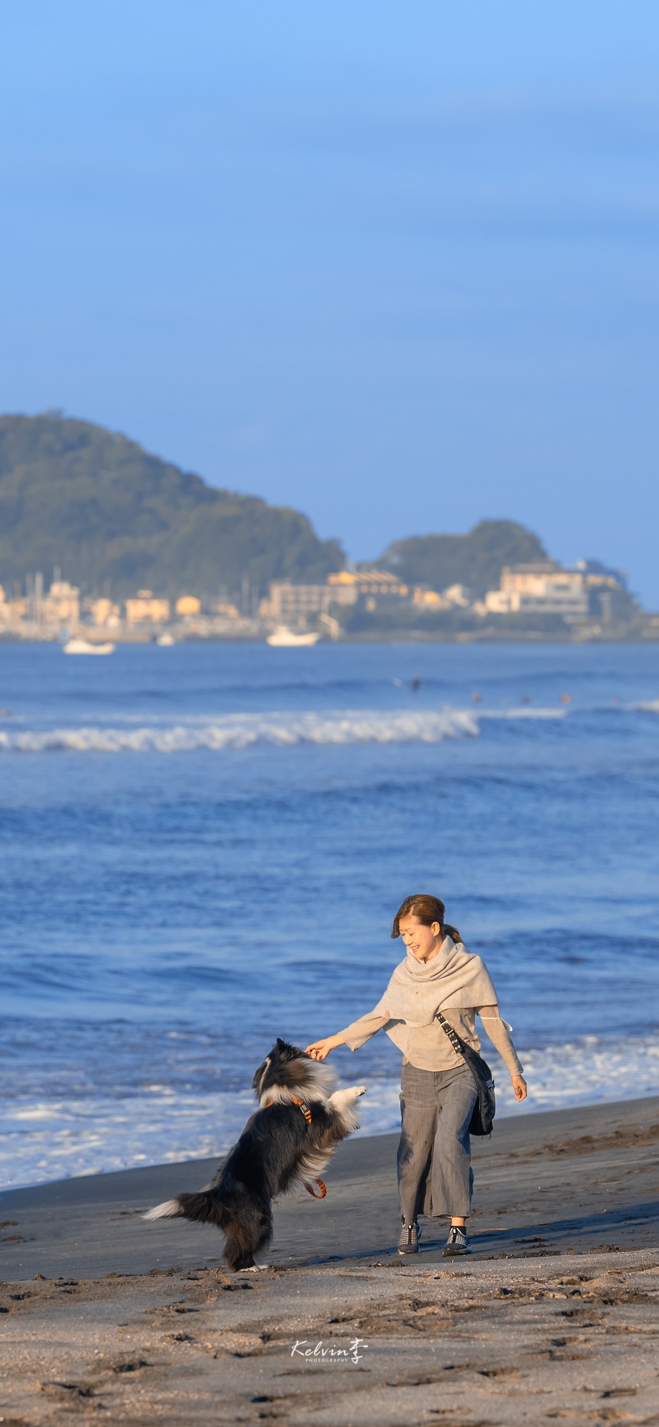 夏日海滩壁纸
“如果有时间，你会来看一看我吧，看大雪如何衰老的，我的眼睛如何融化。”
摄影师© kelvin李