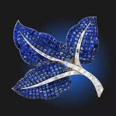 梵克雅宝蓝宝石胸针