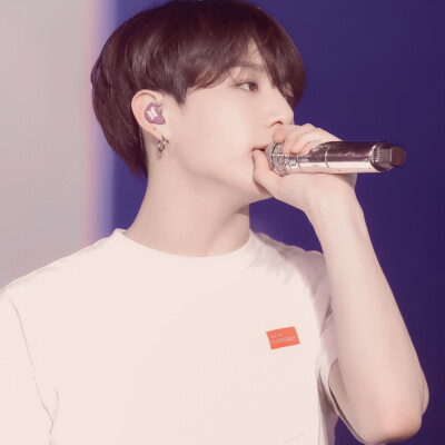 黑暗中也会有花绽放
JUNGKOOK/田柾国
cr.VAK_VandKooK
©闵雨汐