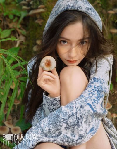 【侵权删】这里是Angelababy（杨颖）的美图啦~可甜可盐可飒你值得拥有哦！
我在豆蔻年华遇见你，想要陪你好多好多年。（图源很广，带水印，只是个人集baby美图）