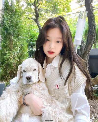 金智妮Jennie（禁二改）
微博©Pinkenini