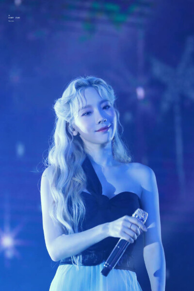 金泰妍nerdy
二传禁去水印