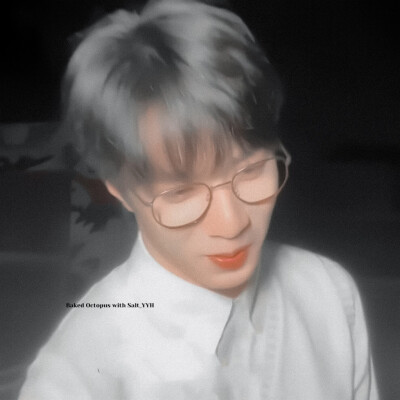 刘耀文
cr藏在白云里