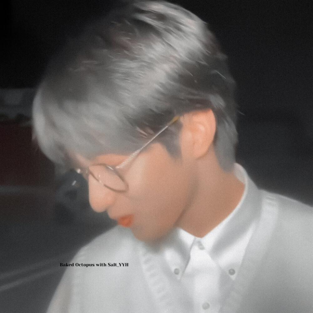 刘耀文
cr藏在白云里