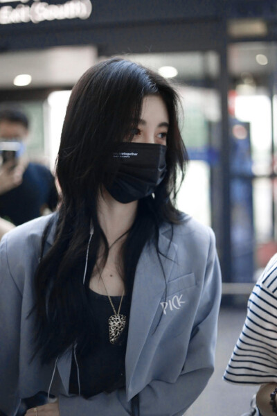 光会照向鞠婧祎，时间会证明一切