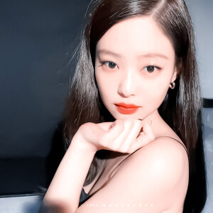 ✿ JENNIE
