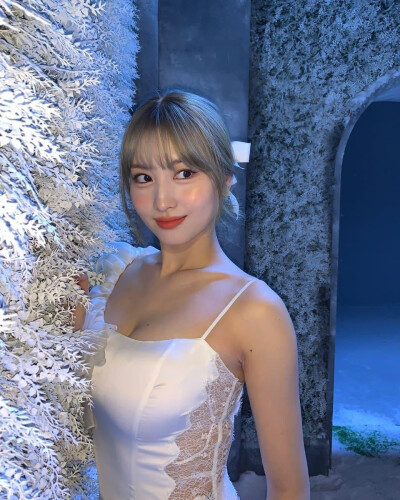 平井桃 Momo TWICE