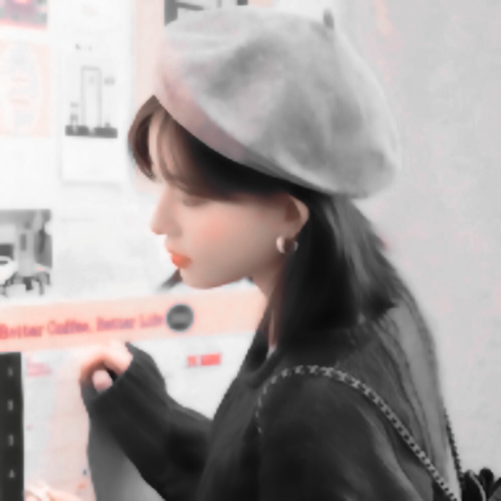 ：世界像是播放器而我们都是不同的歌.
小卷想吃烤红薯/阭池头像.