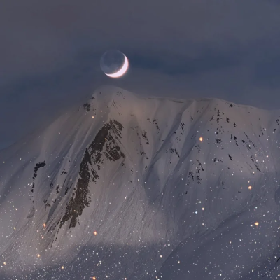 月映雪山