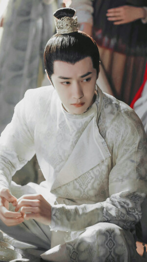 百里弘毅
王一博