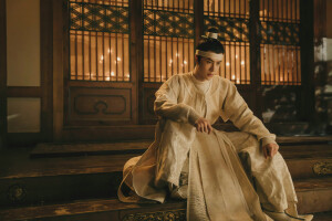 百里弘毅
王一博