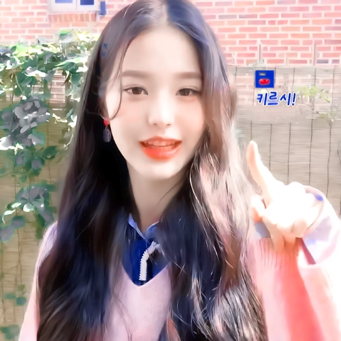 ❥张元英
＊今天也是可爱的小圆哦
©朴知渝