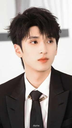 时代少年团 严浩翔

闪电咖啡馆
西装yyds！

cr.糖度特调