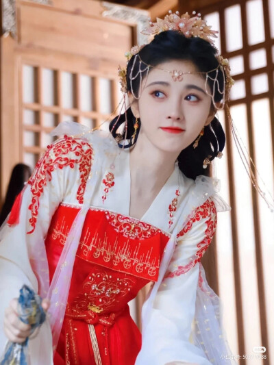 鞠婧祎