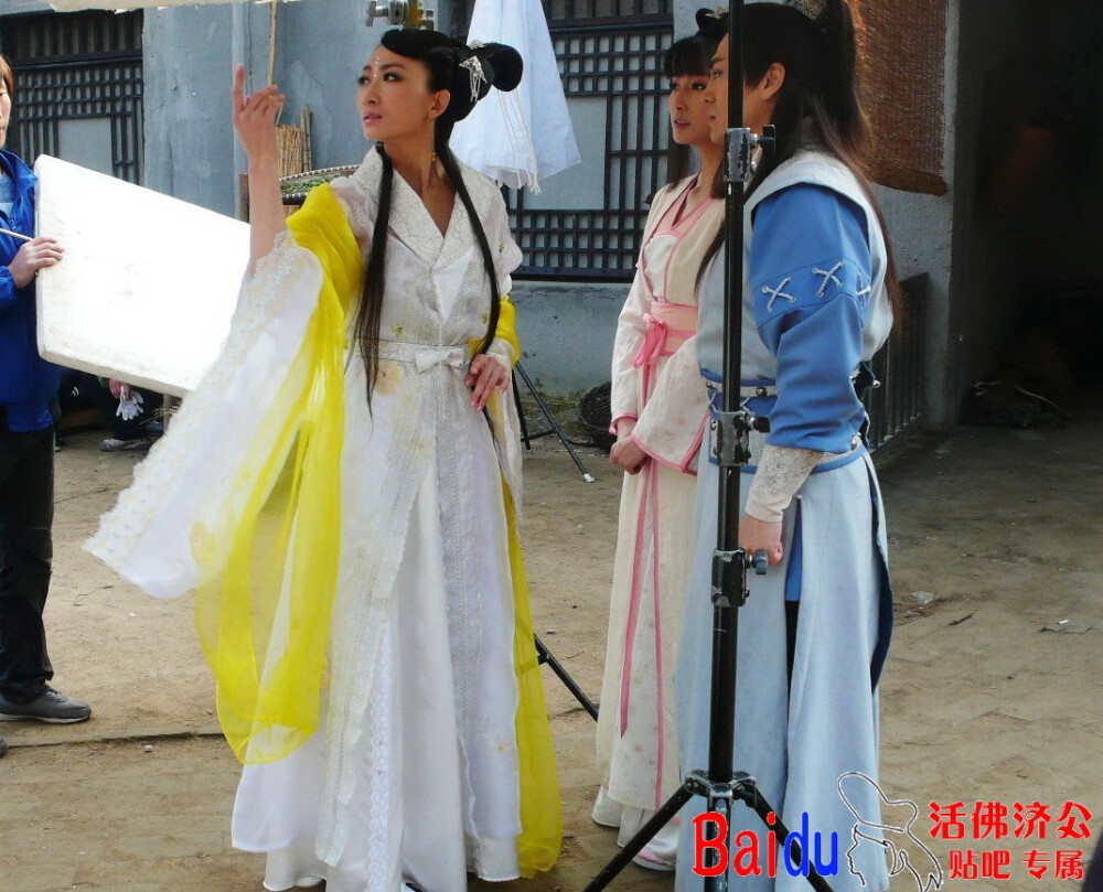 活佛济公2 陈佳佳 饰 珠儿 王宣予 饰 叶琳 淳于珊珊 饰 柳昊天