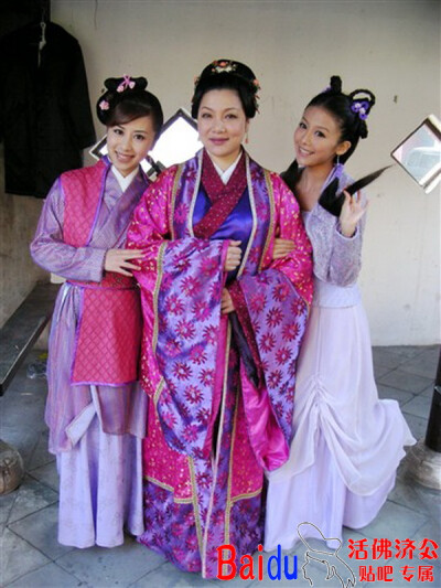 活佛济公2
霍娜 饰 喜儿
徐于岚 饰 商母
伊蓓 饰 春锦