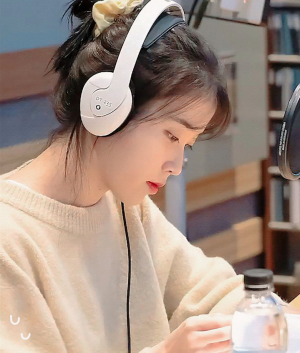 IU