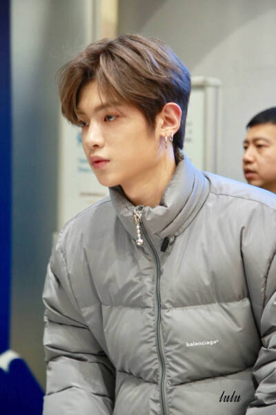 Justin黄明昊 16岁的小贾