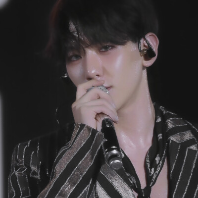 ·“边上将，你的真心可真是不值钱啊”
边伯贤·baekhyun
cr:puppystore_1992