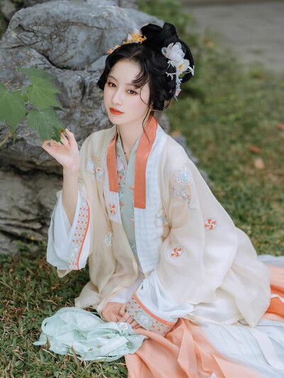 钟灵记 花楹（浅黄）