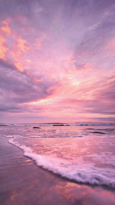 粉红色的天空，像一个草莓味儿的吻
『 天空与海 粉色系壁纸 』