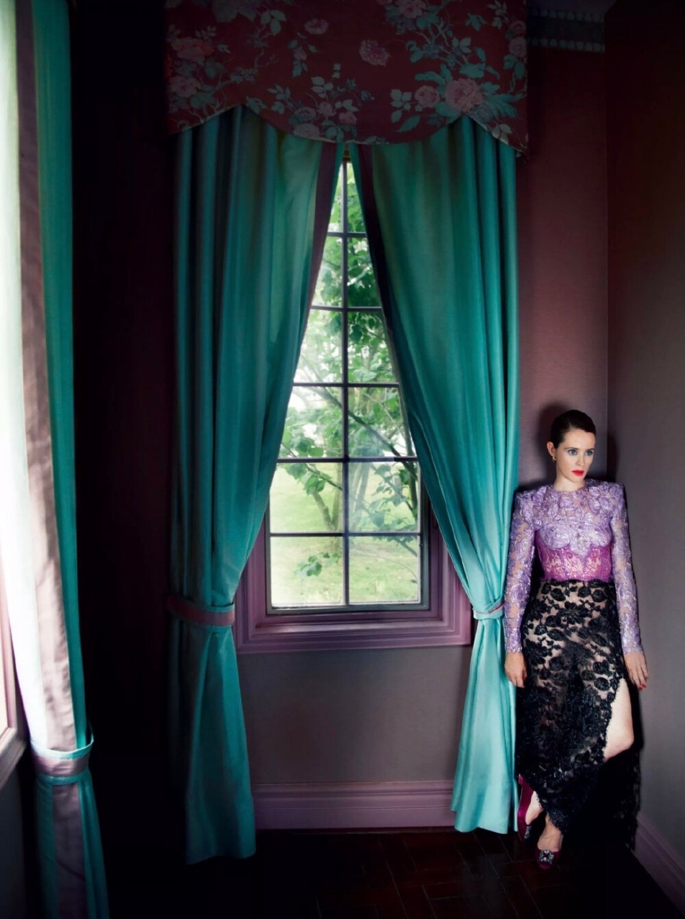 Bazaar UK. Claire Foy
Erik Madigan Heck的强烈摄影风格 ​​​