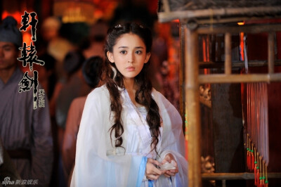 轩辕剑之天之痕
古力娜扎 饰 小雪