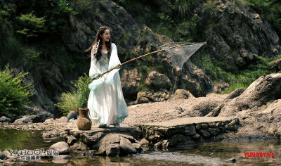 轩辕剑之天之痕
古力娜扎 饰 小雪