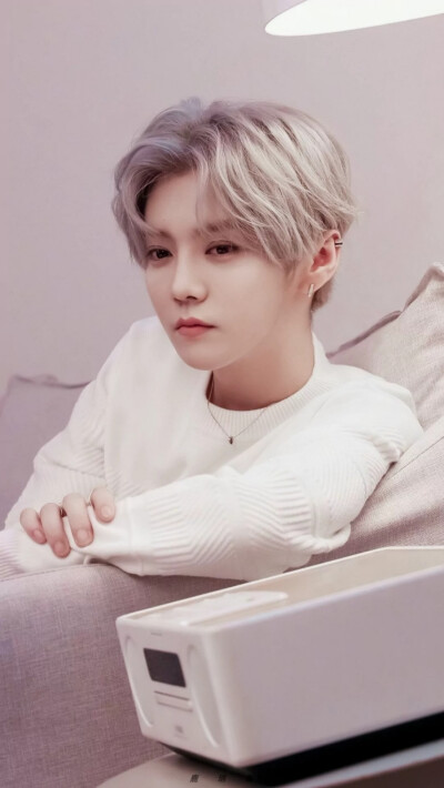 鹿晗/或许，下次见面会打招呼嘛